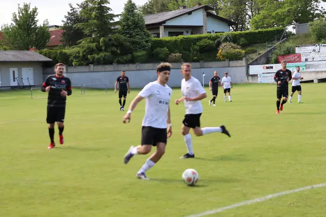 Der SV Antau und der SC Unterfrauenhaid lieferten sich ein intensives Spiel mit zwei Gesichtern und trennten sich am Ende 2:2. | Foto: Alejandra Ortiz