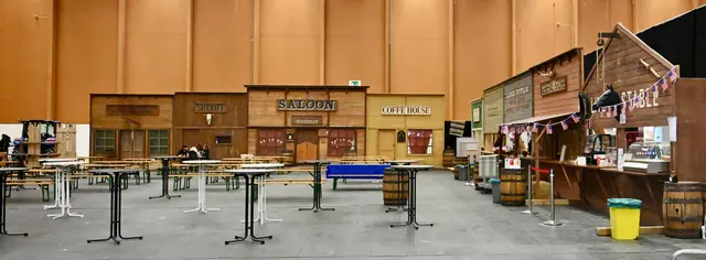 Saloon nach der Messe!