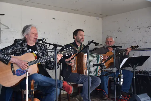 Die original Reinsberger mit Spitzbua Andi spielten beim Gassl-Festival des Bunker-Kollektivs in Purgstall an der Erlauf groß auf.