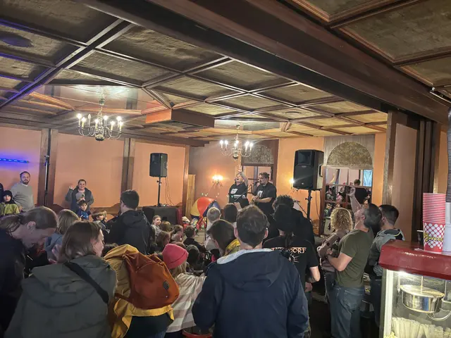 Trotz widriger Witterungsbedingungen wurde beim fünften Gassl-Festival des Bunker-Kollektivs im Purgstaller Ortskern ordentlich gefeiert.