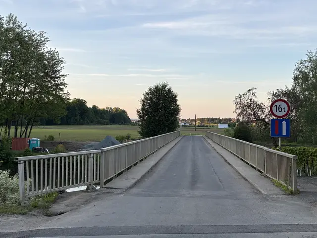Ein Bild aus vergangenen Tagen: Die alte "Sulmbrücke Aflenz" wurde nach 73 Jahren abgetragen. | Foto: MeinBezirk/Waltraud Fischer