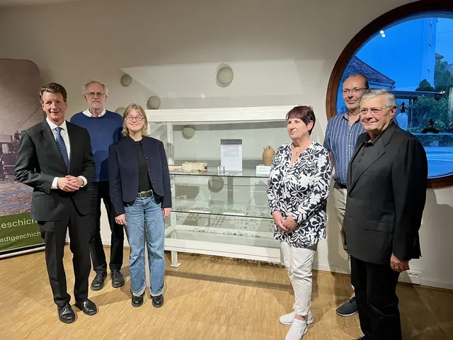 Obmann Gilbert Zinsler, Hubert Emmerig, Maya Lerner, Claudia und Klaus Glaser sowie Horns Vizebürgermeister Heinz Nagl. | Foto: Anton Mück