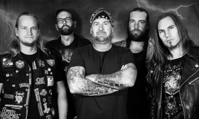 High Voltage laden zum 