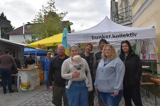 Die wackeren Mitglieder des Bunker-Kollektivs trotzten Wind und Wetter, um ihr fünftes Gasslfest im Purgstaller Ortszentrum trotz der widrigen Witterungsbedingungen durchzuziehen