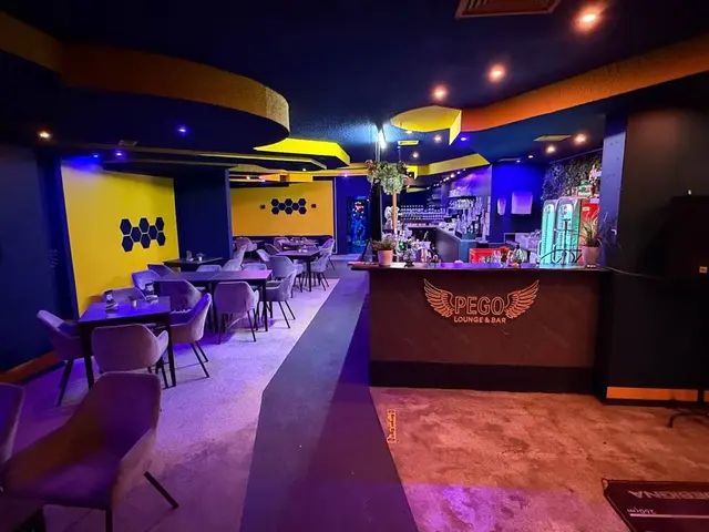 Die Pego Lounge & Bar.