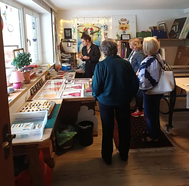Belinde Kröll präsentierte ihre Arbeit im offenen Atelier in Kössen | Foto: privat