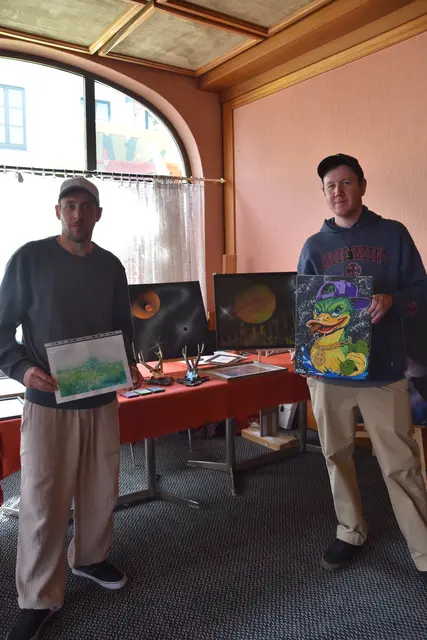 Michael Pokorny und Jakob Riesenhuber präsentierten ihre Kunstwerke beim Gassl-Festival in Purgstall an der Erlauf.