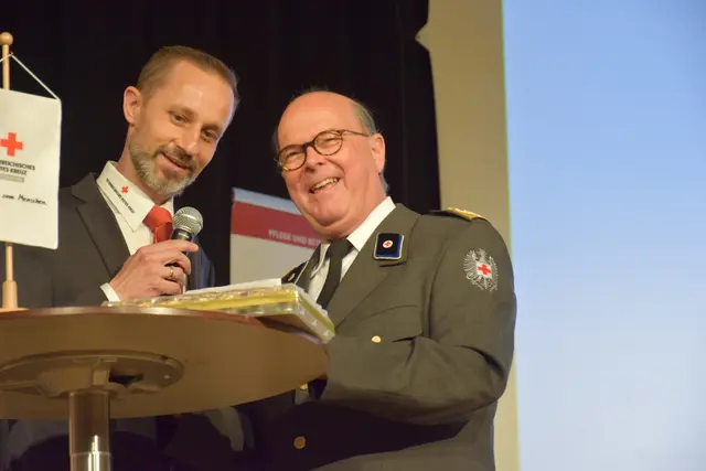 Chefarzt Berthold Petutschnigg (r.) betonte, dass er sich hier im Bezirk „besonders wohlfühle“.