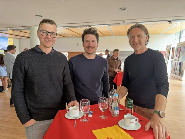 Fabian und Georg Windisch (beide Gallzeiner) mit Martin Wibmer (Glas Siller)