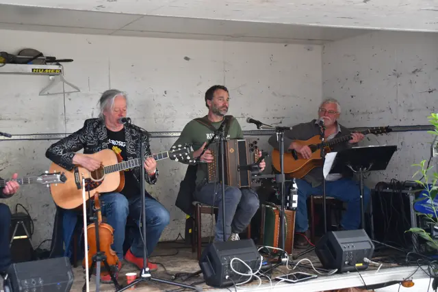 Die original Reinsberger mit Spitzbua Andi spielten beim Gassl-Festival des Bunker-Kollektivs in Purgstall an der Erlauf groß auf.
