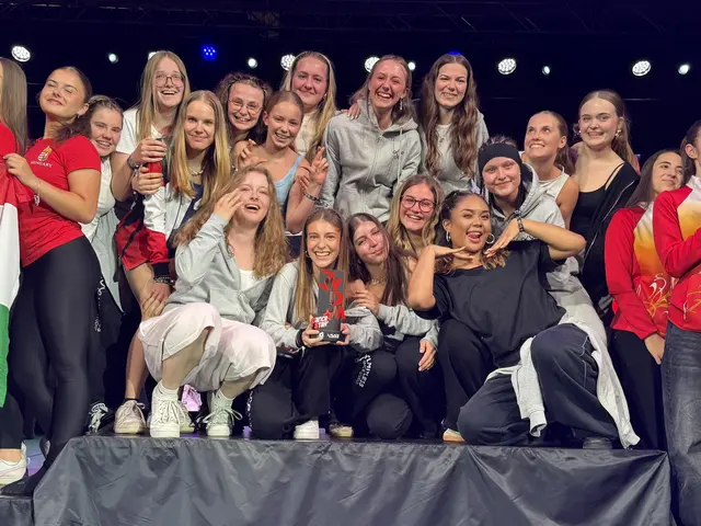 Große Freude beim Team. | Foto: Elke Steger/Limitless Dance Studio