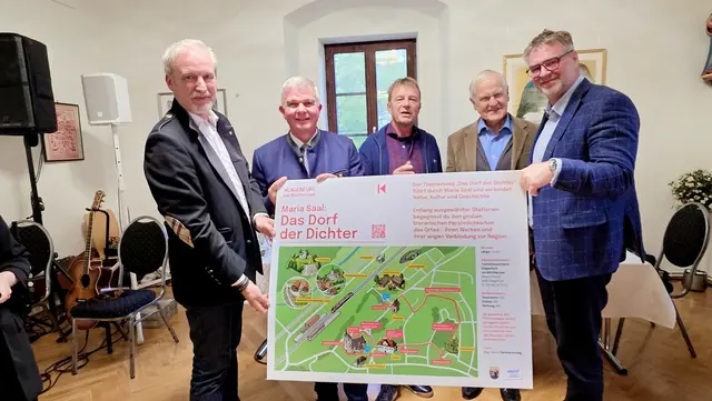 Zahlreiche Vertreter aus Kultur, Politik und Tourismus nahmen an der Eröffnung des Themenwegs teil. | Foto: Mein Klagenfurt