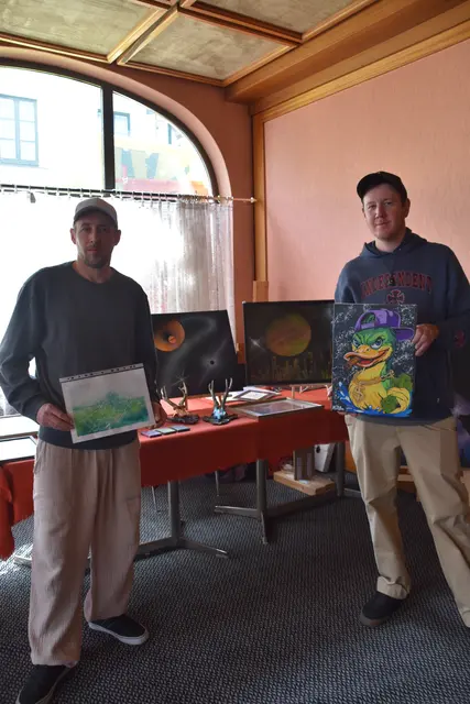 Michael Pokorny und Jakob Riesenhuber präsentierten ihre Kunstwerke beim Gassl-Festival in Purgstall an der Erlauf.