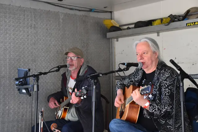 Die original Reinsberger mit Spitzbua Andi spielten beim Gassl-Festival des Bunker-Kollektivs in Purgstall an der Erlauf groß auf.
