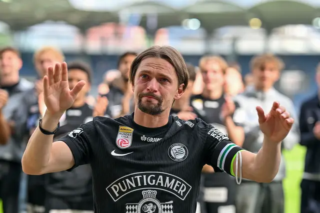 Für Stefan Hierländer wurde es nach Spielende noch sehr emotional. 