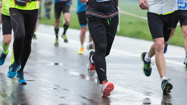 Motivierte Läufer beim Start der Bewerbe | Foto: anix