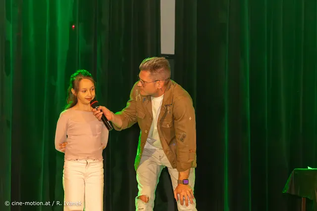 Die 7-jährige Lea tanzte auf der Bühne zu "good News". | Foto: cine-motion.at / R. Ivanek