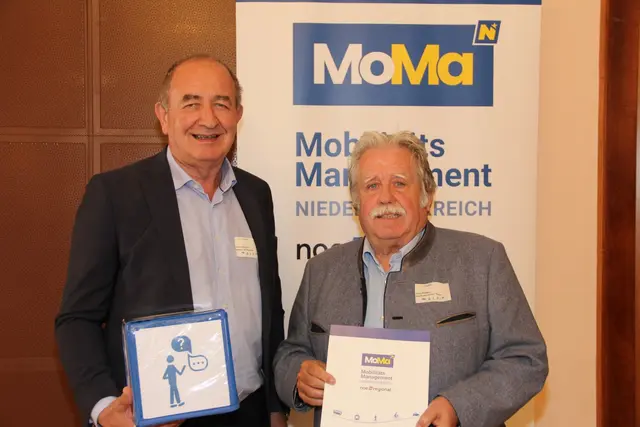 Leiter Mobilität v. NÖ.Regional Franz Gausterer mit Mobilitätsgemeinderat Franz Pfabigan | Foto: NÖ.Regional