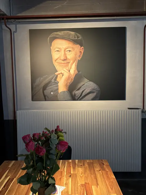 Integrationshaus-Gründer Willi Resetarits ist Namenspate vom "das Willi" in der Engerthstraße 163. | Foto: Mathias Kautzky/MeinBezirk