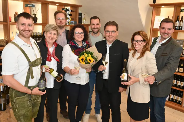 Mathias Ramberger, Christa Klancnik-Mayer, Lorenz Märzweiler, Karin Kopecky, StR Franz Schwabl, GR Herbert Dopplinger, Bgm. Carmen Jeitler-Cincelli und Bernhard Ceidl. | Foto: 2026psb/sap