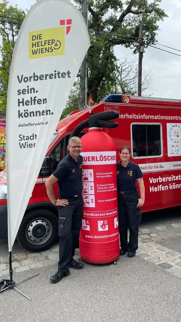Die Helfer Wiens und viele weitere Organisationen geben vor Ort nützliche Sicherheits-Tipps für daheim. | Foto: RMW