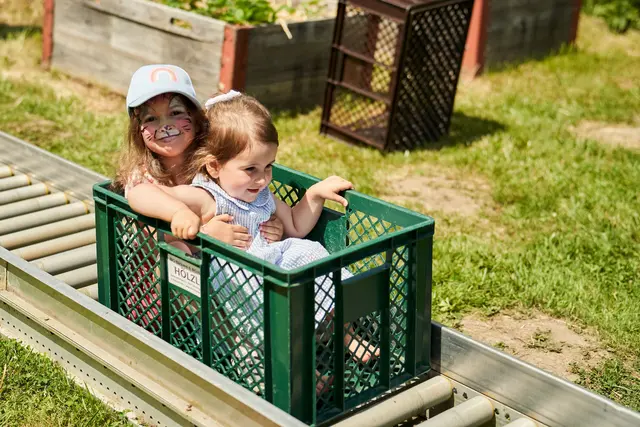 Auf die jüngsten Gäste warten Kinderkarussell, Bauerngolf, Dinkelspelzenbad, Kinderschminken, Kistenrutsche und viele weitere Attraktionen, die für Spaß und Unterhaltung sorgen. | Foto: hrebenko.com