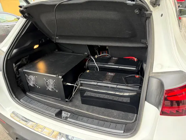 Bei einem Mann wurden in Wien zwei sogenannte "SMS-Blaster" sichergestellt.  | Foto: LPD Wien