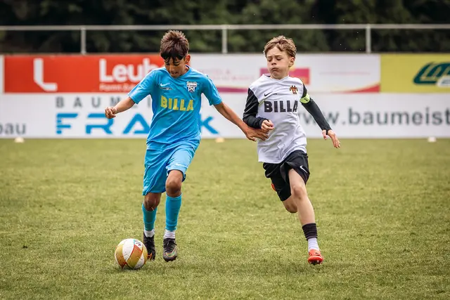 Nachwuchs-Kicker stehen in Grödig im Scheinwerferlicht