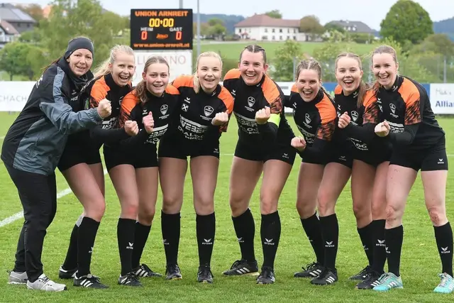Endlich warn die Faustball-Damen von Arnreit wieder siegreich – und das vor Heimpublikum.
 | Foto: Manfred Lindorfer