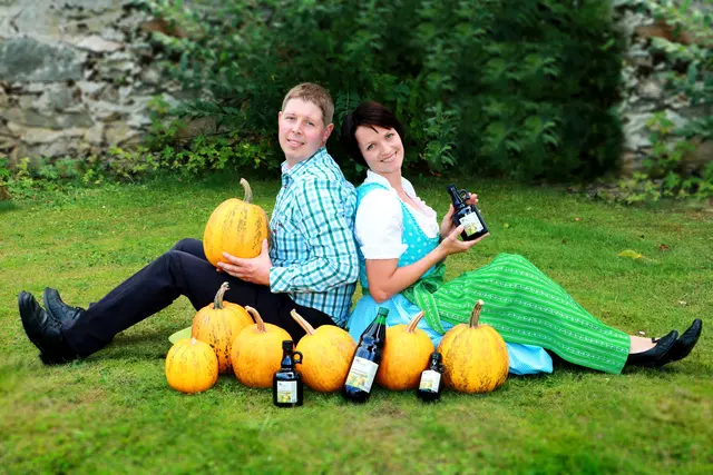 Im Jahr 2013 übernahmen Sonja und Christoph Mader den land- und forstwirtschaftlichen Betrieb. | Foto: Mader