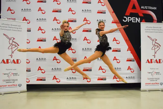Hannah Szep und Nina Fister mit "Girl Gone Wild" | Foto: Doris Rupp