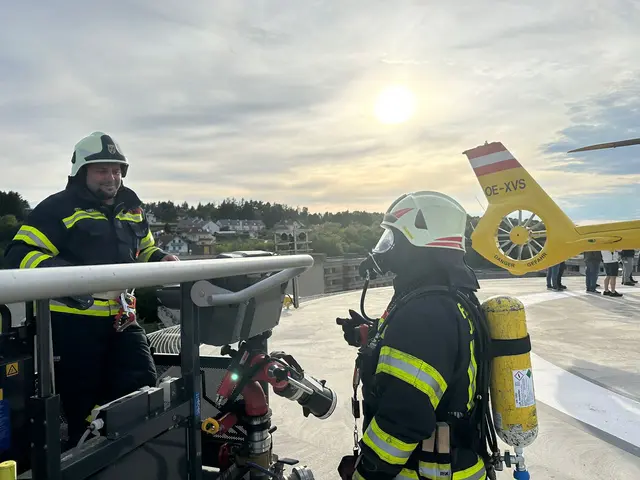 Die Stadtfeuerwehr Oberwart führte eine Übung am Heliport der Klinik Oberwart durch. | Foto: Stadtfeuerwehr Oberwart