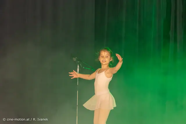Die 6jährige Lilly Anna zeigte Ihre Balettkünste. | Foto: cine-motion.at / R. Ivanek