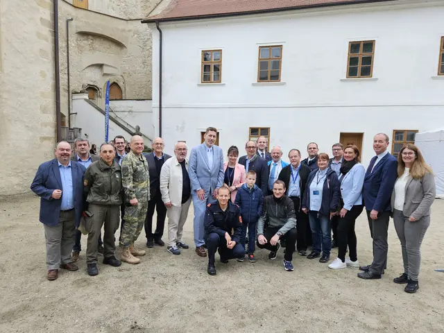 Lötkolben, Leidenschaft und lange Reichweiten: In der Laaer Burg wurde Technik zum Abenteuer. | Foto: Stadtgemeinde Laa
