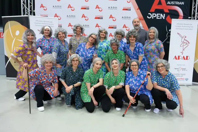 Forever Young Crew mit "Seniors Club" | Foto: Christina Karall