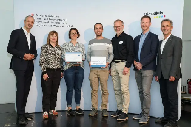 Jürgen Schneider (BMLUK), Anni Häusler (e5-Beraterin), e5-Team Kössen: Barbara Gstrein, Christian Tannheimer und Bgm. Reinhold Flörl, Gerald Flöck (Energieagentur Tirol), Helmut Strasser (e5 Österreich).
 | Foto: Fotoservice Franz Neumayr