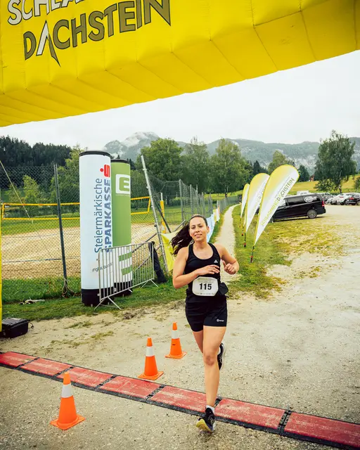 Läuferin beim Grimming Volkslauf