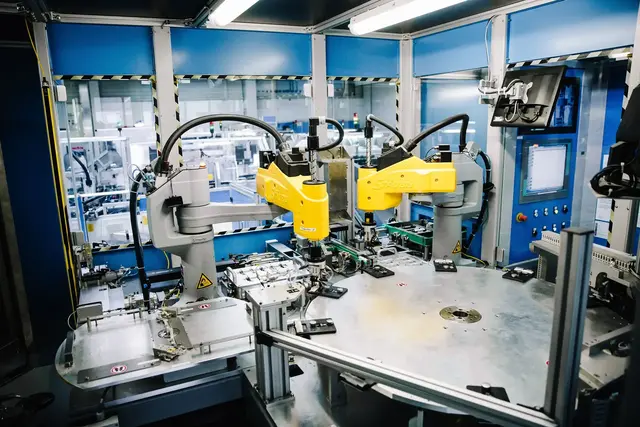 Die Multifunktionsanlage mit Roboter. | Foto: Promotech