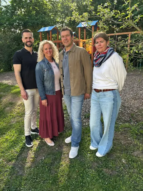v.links: Christoph Kampichler Regionalbetreuer der NÖ Landeslehrer, VD Katharina Hussian NÖAAB Obfrau Bezirk Mödling und Dienststellenausschussvorsitzende Bezirk Mödling, Linus Bock ÖAAB Obmann Landeslehrer Bezirk Mödling, SD Barbara Eschner Direktorin der ASO Hinterbrühl. | Foto: NÖAAB Mödling