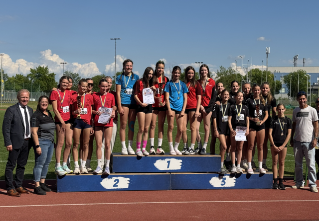 Mädchen-Team der Sportmittelschule Ternitz jubelt über Landesmeistertitel