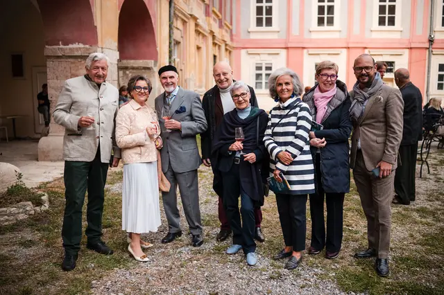 Gruppenfoto im Innenhof
