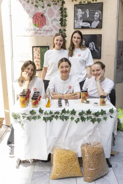 Der Sonderpreis „Geschäftsidee 2026“ ging unter anderem an PastaReViva von der Ferrarischule. | Foto: WK Tirol / Die Fotografen