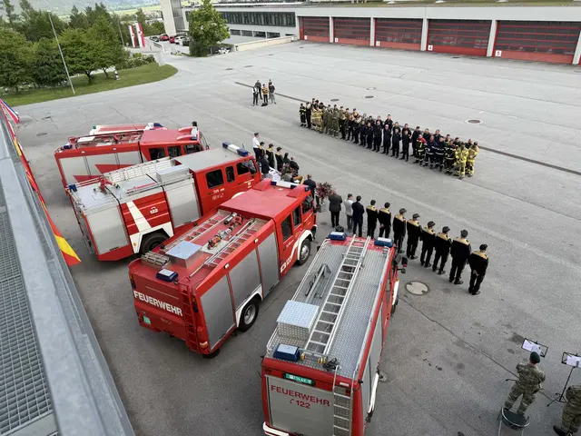 Beim Festakt des Landes-Feuerwehrverbandes Tirol in Telfs wurde die Zusammenarbeit zwischen Tirol, Kroatien und Nordmazedonien im Feuerwehrwesen weiter vertieft. Im Rahmen der Veranstaltung wurden auch neue Ausbildungskooperationen und Fahrzeugübergaben offiziell vorgestellt. | Foto: Landesfeuerverband Tirol/Wegscheider