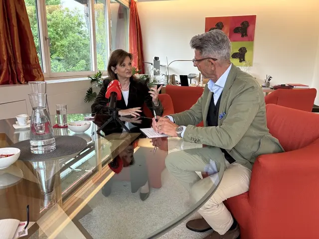 GD Wüstenrot Susanne Riess-Hahn im Gespräch mit MeinBezirk Salzburg Chefredakteur Michael Kretz | Foto: MeinBezirk