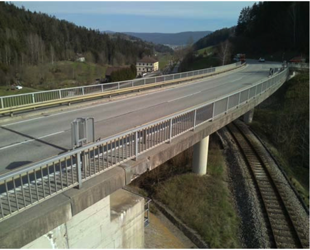Die Bahnbrücke Lauss wird in Oepping instand gesetzt. | Foto: Land OÖ