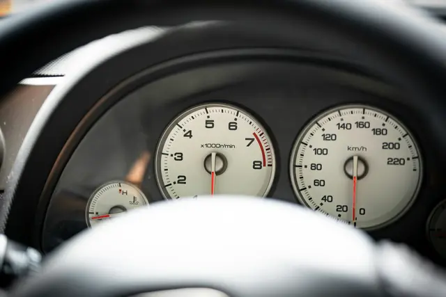 Der Lenker war mit seinem mangelhaften Transporter mit 176 km/h unterwegs. (Symbolfoto) | Foto: Fidel Fernando/Unsplash