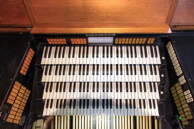 Wer immer schon einmal auf einer Kirchenorgel spielen wollte, kann das in der Pfarre Breitenfeld nachholen. | Foto: Pfarre Breitenfeld