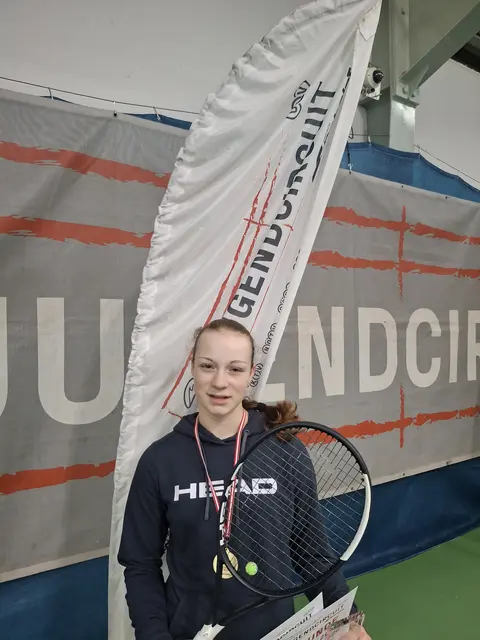 Seit Jänner dieses Jahres wird Alina Pesec auch von Tennisausrüster Head unterstützt.  | Foto: Bettina Pesec/KK