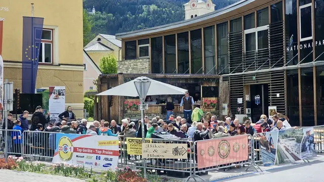 Die Besucherinnen und Besucher genossen neben der Musik auch die zahlreichen kulinarischen Köstlichkeiten. | Foto: Francesco Picasso
