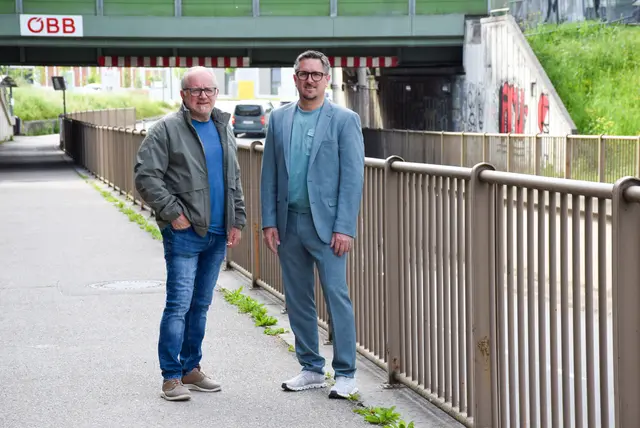 Ausschussvorsitzender Bernhard Wagner und Ortsvorsteher Manuel Scherscher bei der Bahnunterführung in Mauer. | Foto: Stadt Amstetten